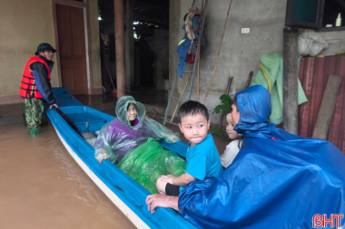 🌊 4.620 hộ dân Hà Tĩnh hộ bị ngập lụt, giao thông chia cắt do mưa lớn và xả tràn hồ Kẻ Gỗ